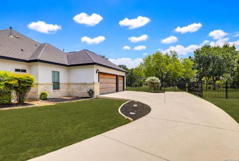 8211 Wild Wind Park Garden Ridge TX 78266