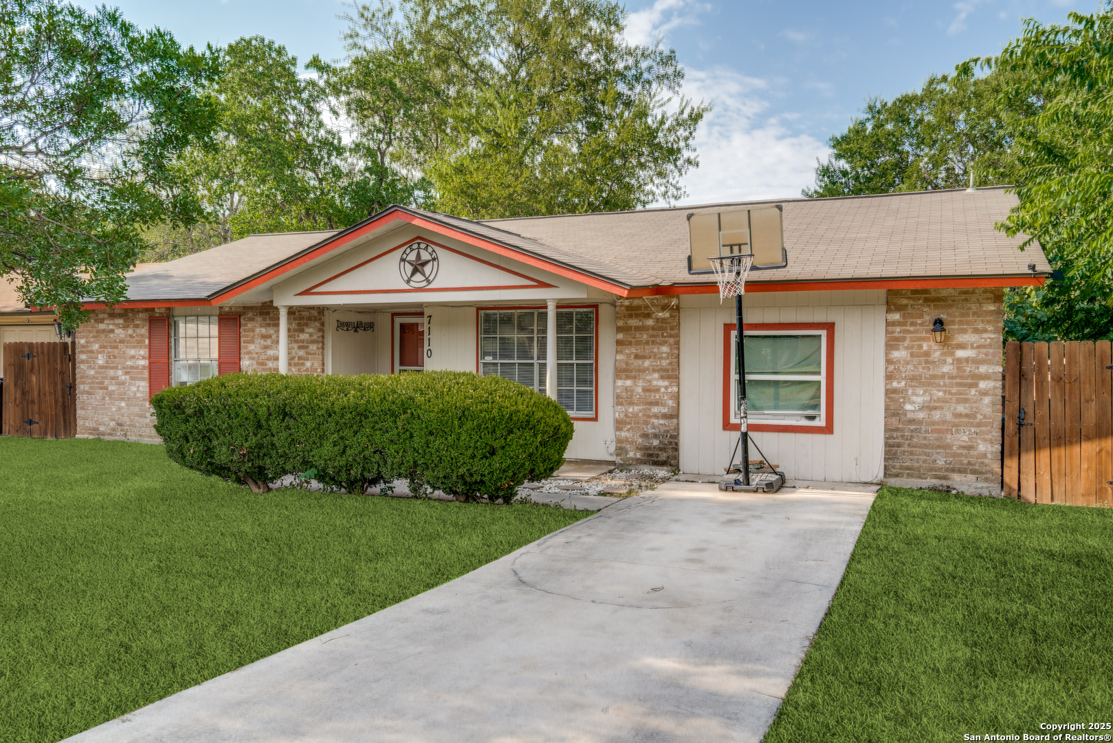 7110 Glen Grove San Antonio TX 78239