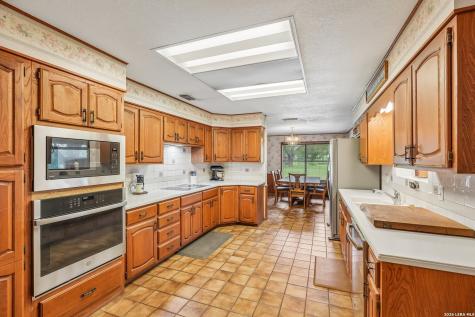 19300 N Fm 81 Hobson TX 78117