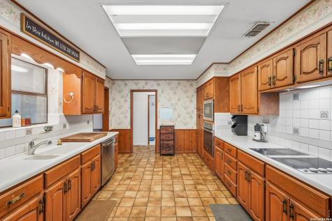 19300 N Fm 81 Hobson TX 78117