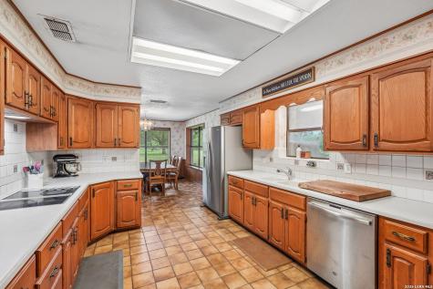 19300 N Fm 81 Hobson TX 78117