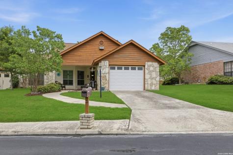 3817 Hunters Glen Schertz TX 78108