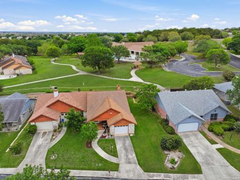 3817 Hunters Glen Schertz TX 78108
