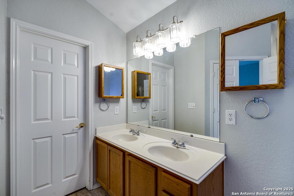 8951 Audubon Park Converse TX 78109
