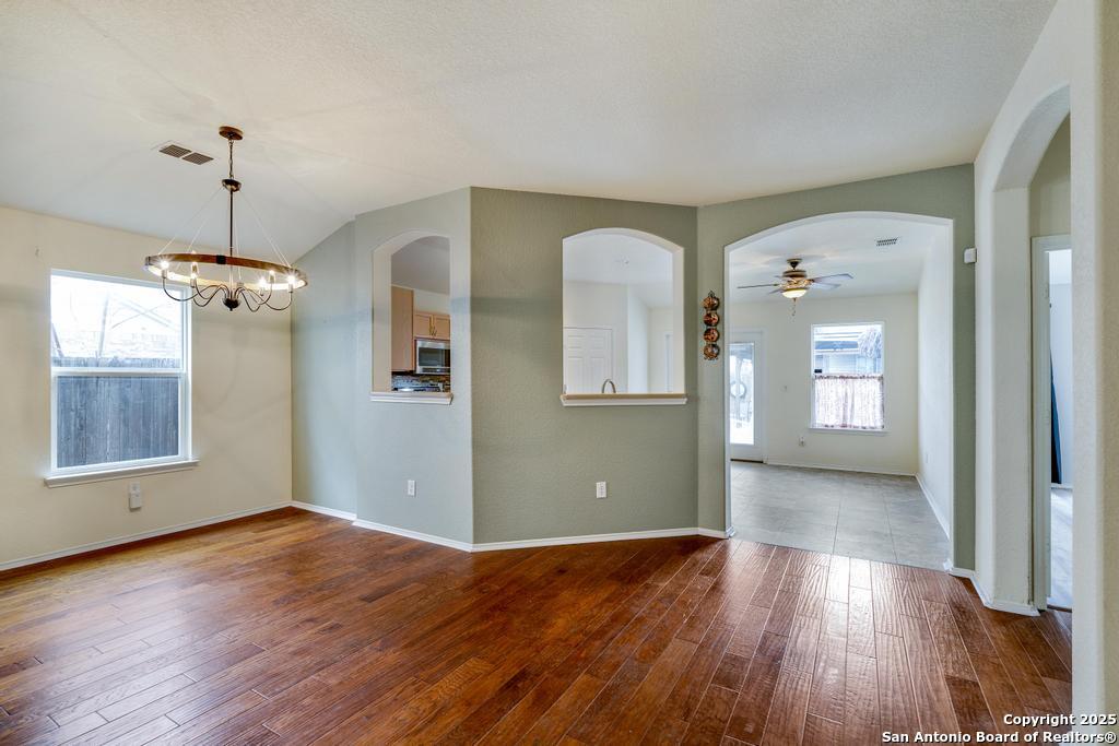 8951 Audubon Park Converse TX 78109