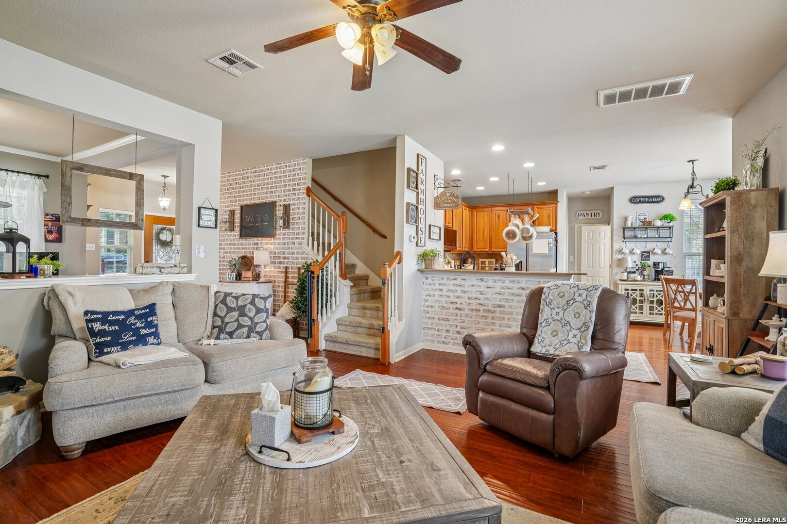 990 Oak Park Schertz TX 78154