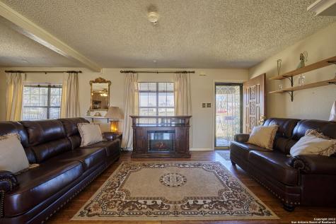 142 Edge Avenue San Antonio TX 78223