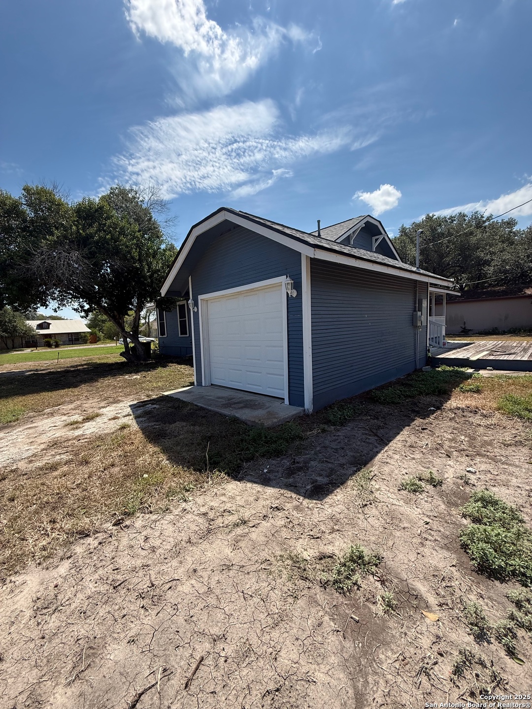 708 S 7th Street Kenedy TX 78119
