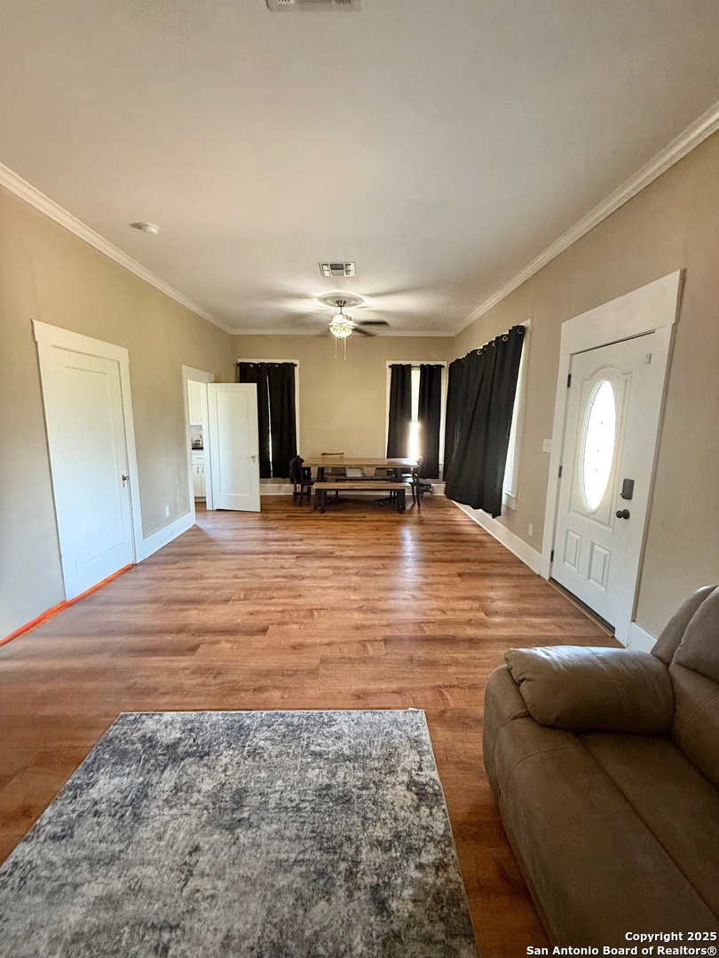 708 S 7th Street Kenedy TX 78119