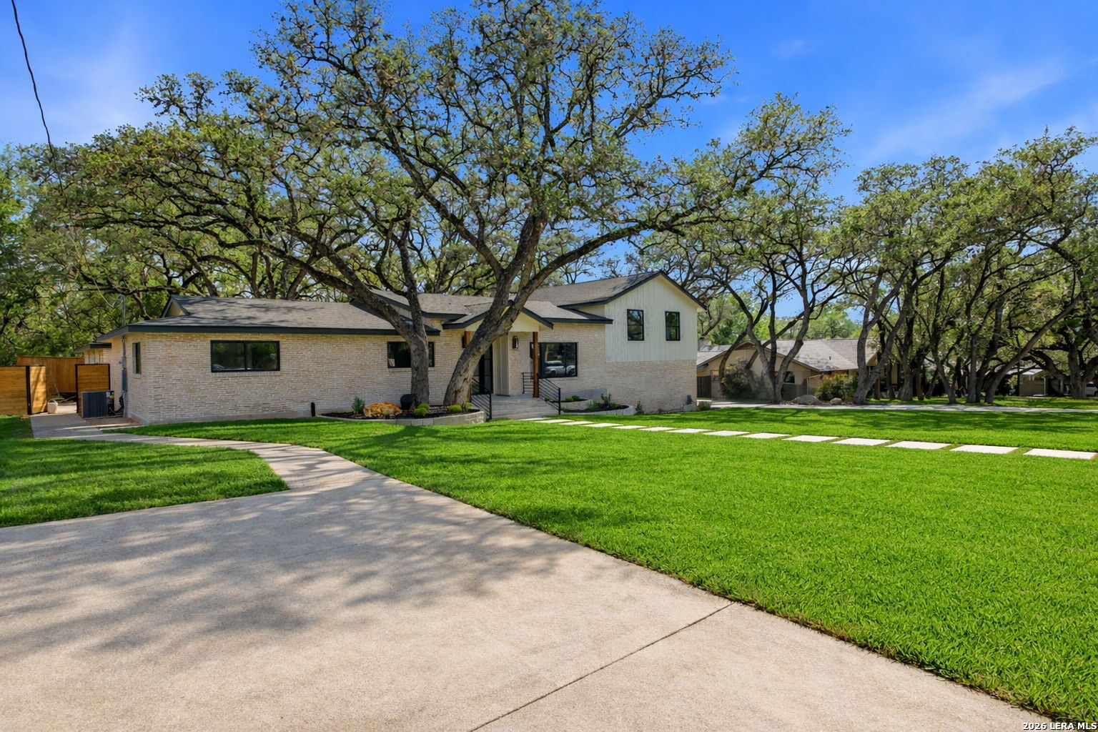 118 Tiger Tail Hollywood Park TX 78232
