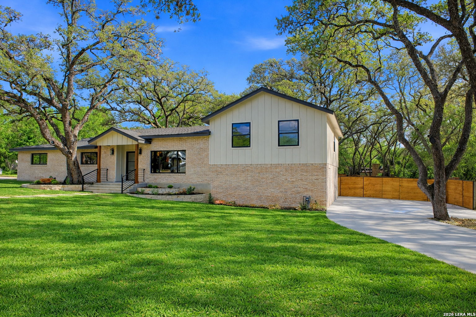 118 Tiger Tail Hollywood Park TX 78232