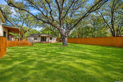 118 Tiger Tail Hollywood Park TX 78232