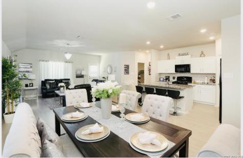 8418 Terlingua Cove Converse TX 78109