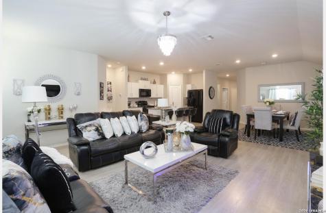 8418 Terlingua Cove Converse TX 78109