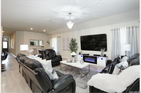 8418 Terlingua Cove Converse TX 78109
