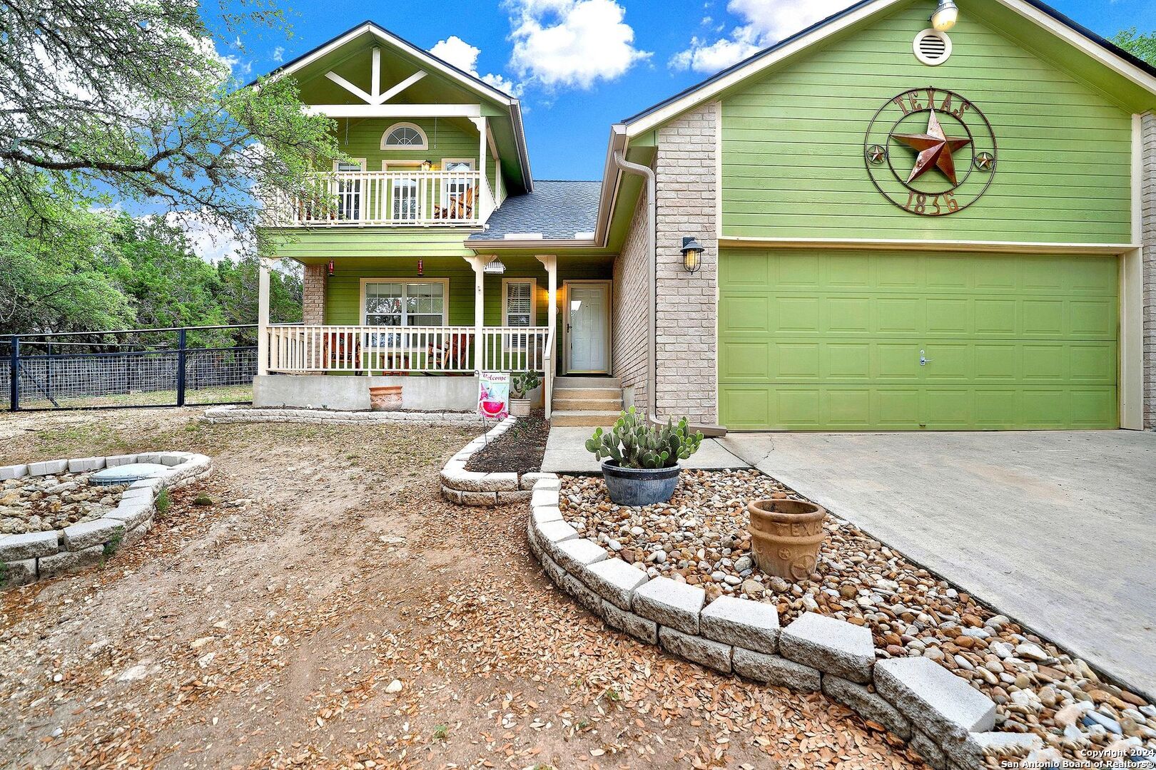 221 Quail Creek Lane Lakehills TX 78063
