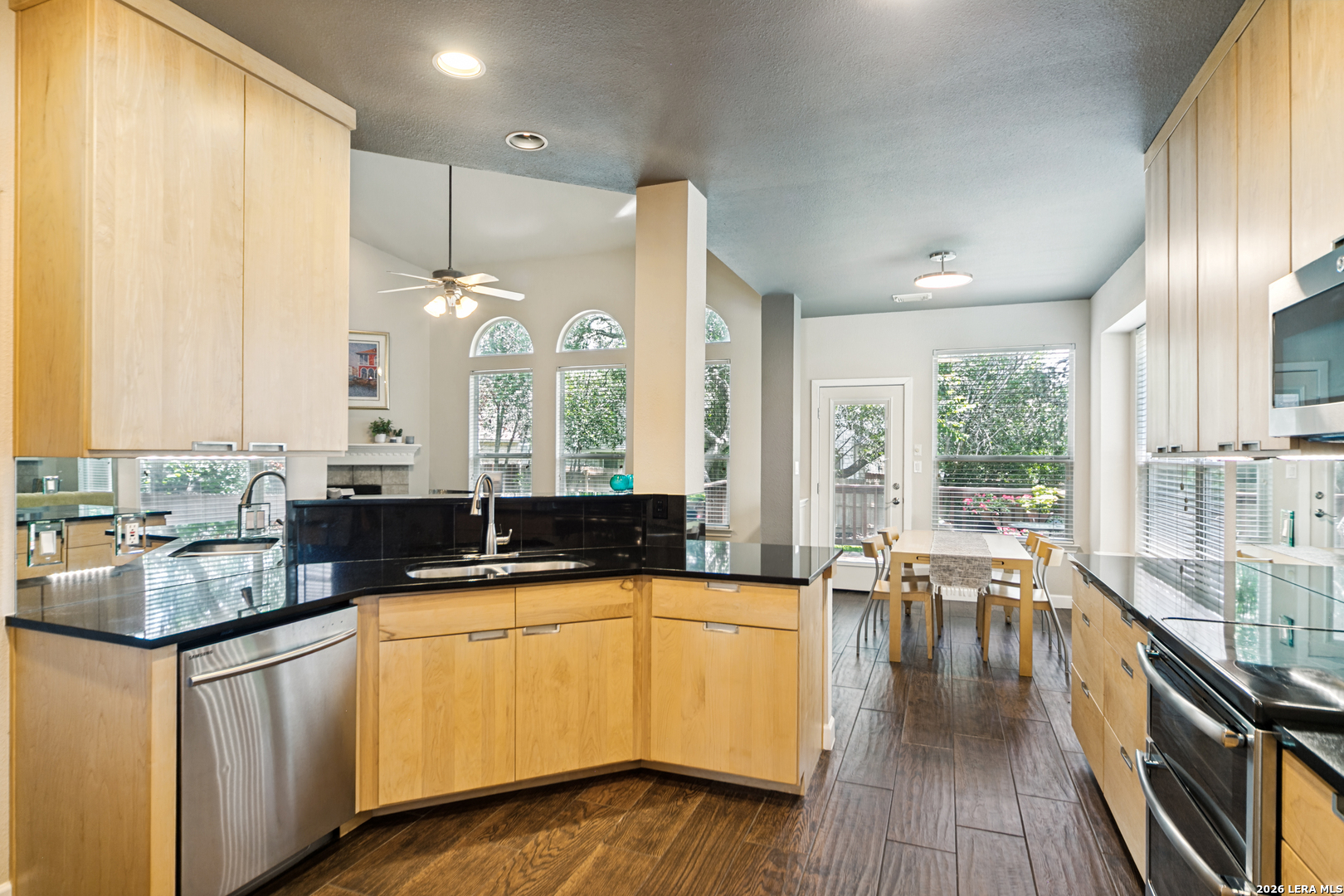 711 Turtle Hill San Antonio TX 78260