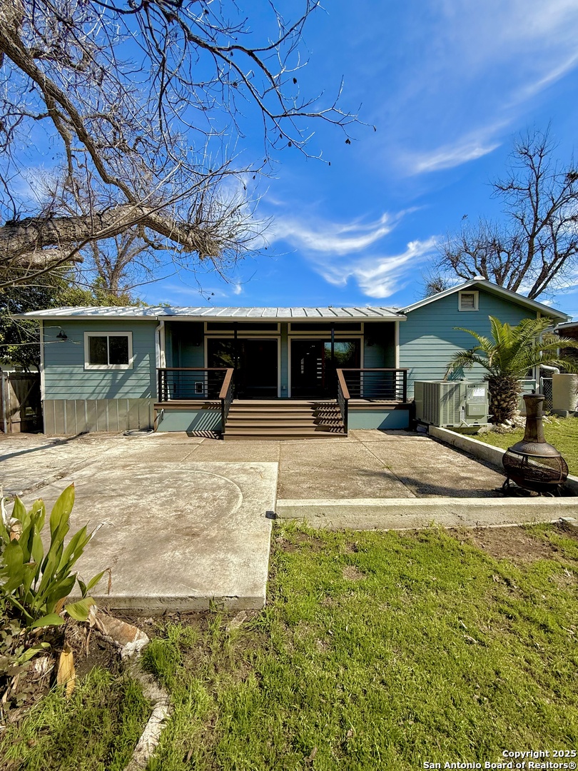 260 S Hickory Avenue New Braunfels TX 78130