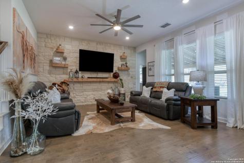 1531 Esser Crossing New Braunfels TX 78132