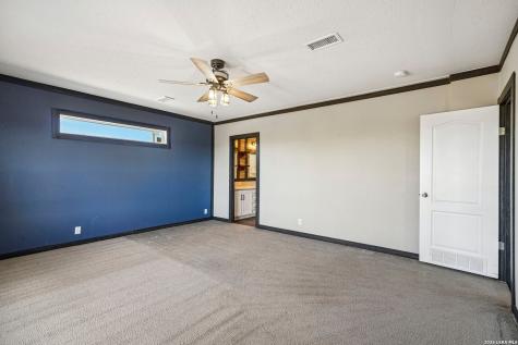 290 Lilly Bear Lane Moore TX 78057