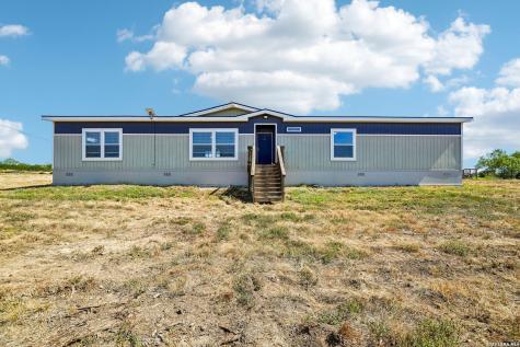 290 Lilly Bear Lane Moore TX 78057