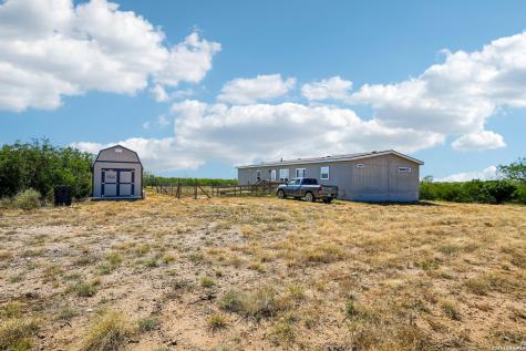 290 Lilly Bear Lane Moore TX 78057