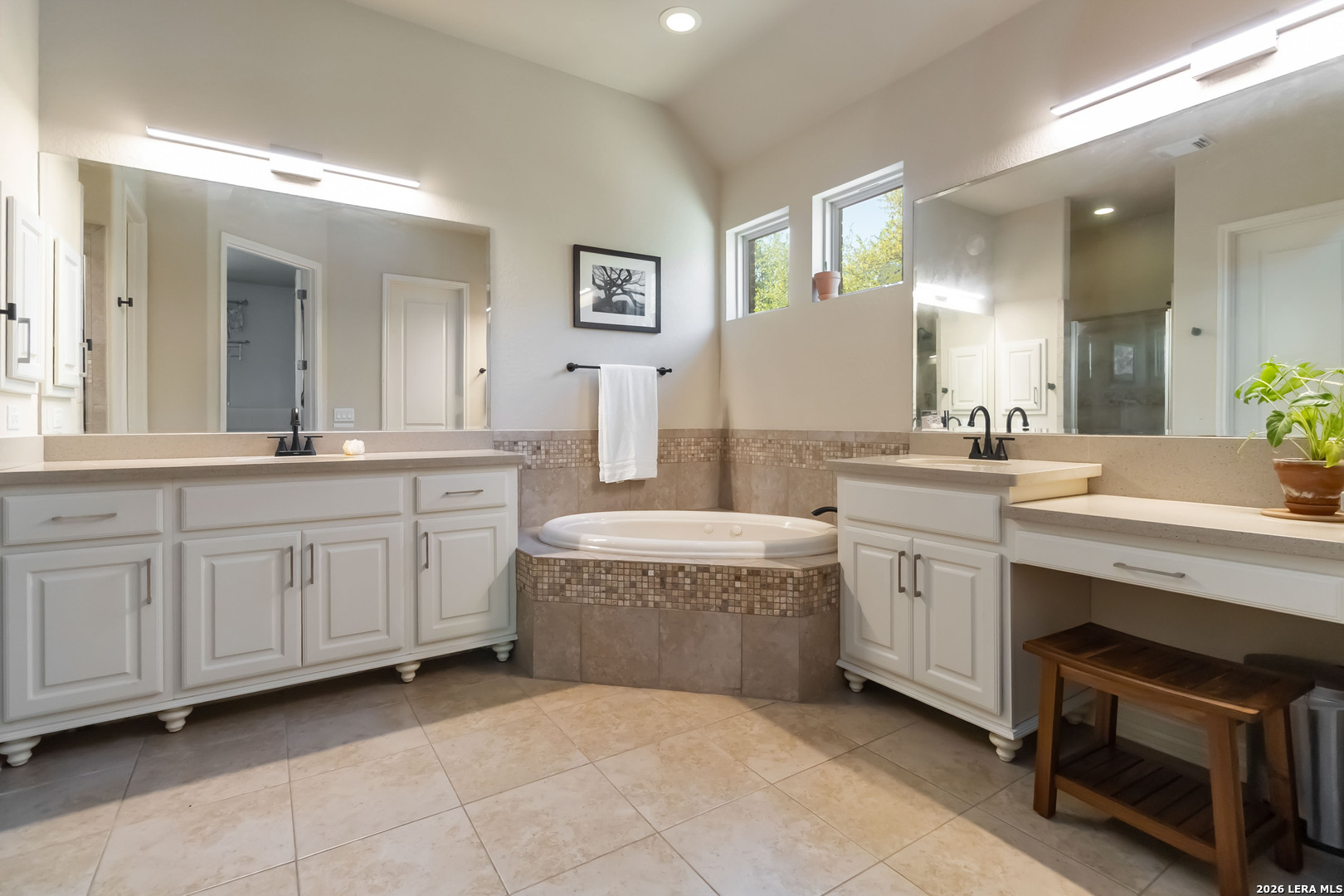 9723 Aviara Golf San Antonio TX 78251
