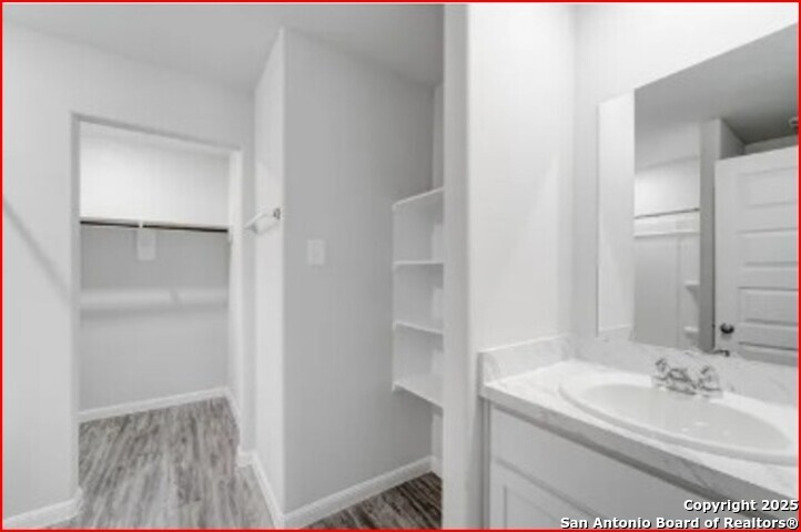 701 Cadena Loop Kenedy TX 78119