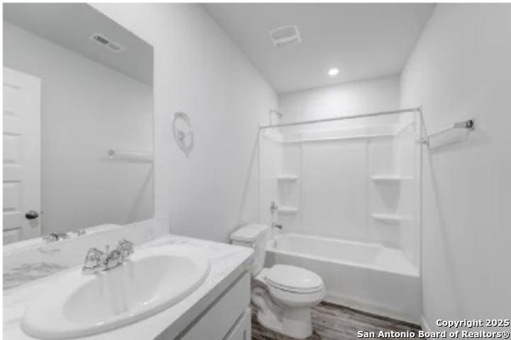 701 Cadena Loop Kenedy TX 78119