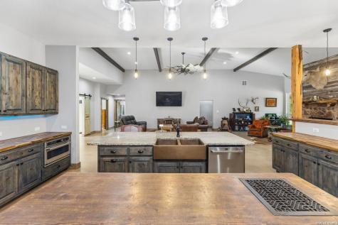 105 Dillard Lane Bergheim TX 78004