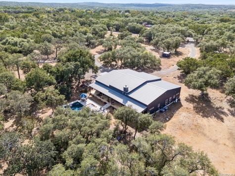 105 Dillard Lane Bergheim TX 78004