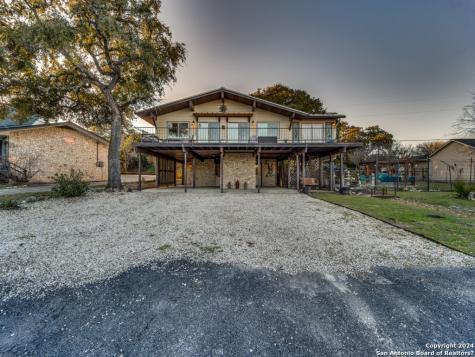 2513 Colleen Drive Canyon Lake TX 78133