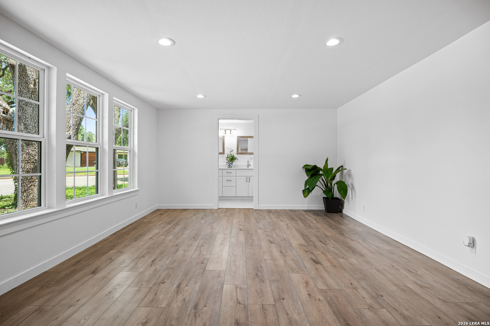 546 Byrnes Drive San Antonio TX 78209
