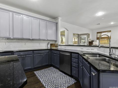 16107 La Madera Rio Helotes TX 78023