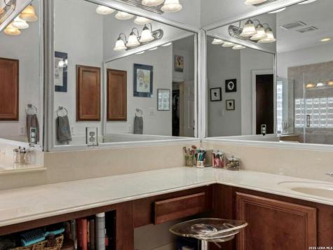 16107 La Madera Rio Helotes TX 78023