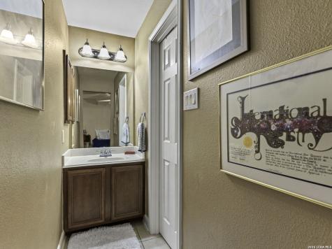 16107 La Madera Rio Helotes TX 78023