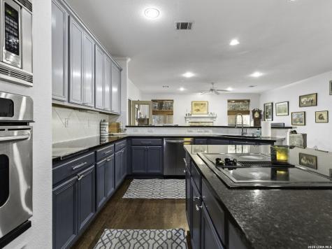 16107 La Madera Rio Helotes TX 78023