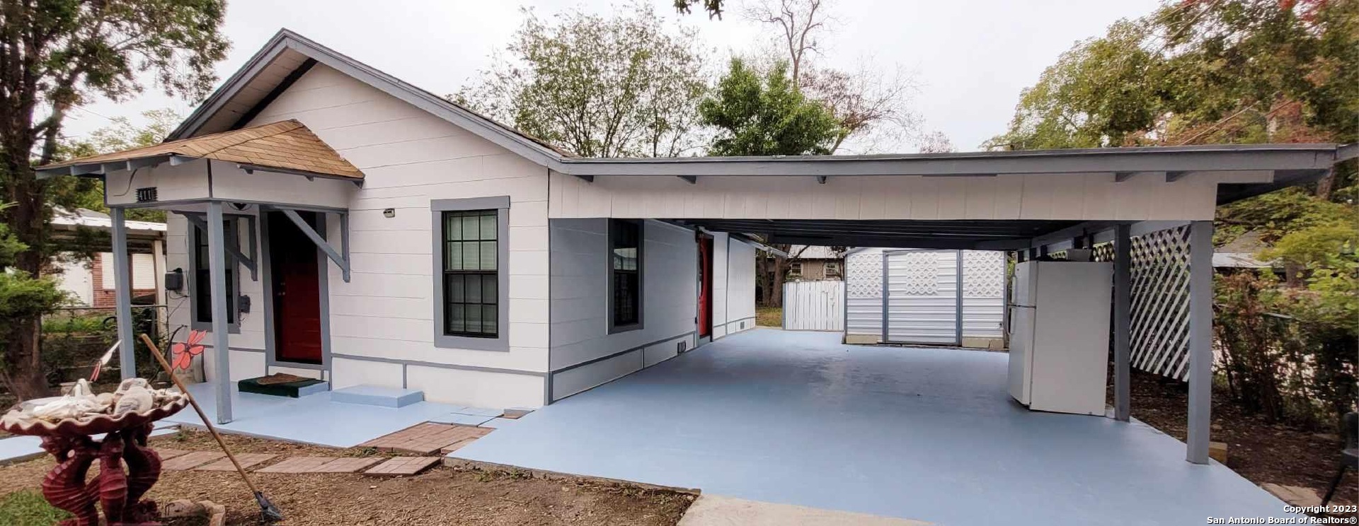 411 N Chupaderas Street San Antonio TX 78207