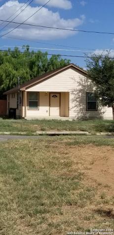 202 S Willow Street Pearsall TX 78061