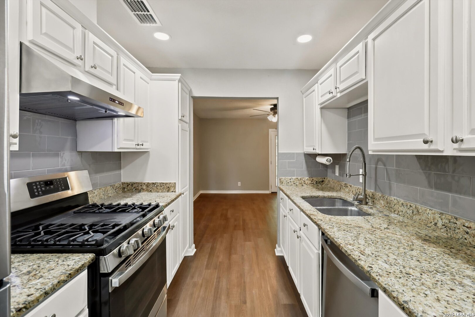 3006 Greenacres San Antonio TX 78230