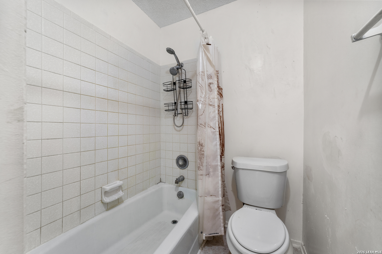 1950-B Leslie Drive Kerrville TX 78028