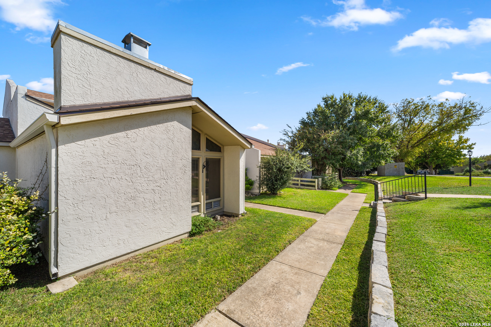 1950-B Leslie Drive Kerrville TX 78028