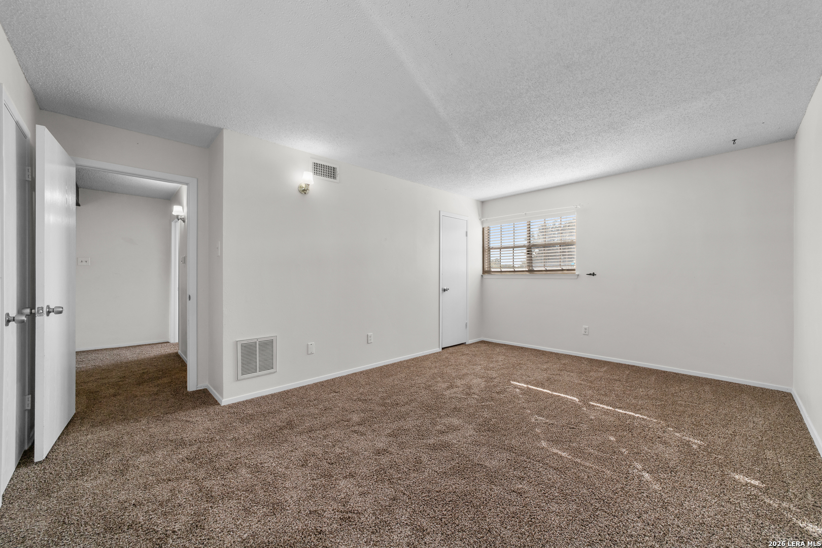 1950-B Leslie Drive Kerrville TX 78028