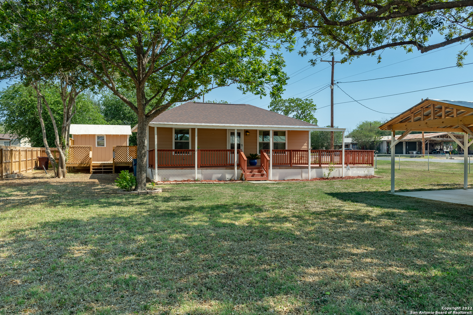 251 Avenue J Poteet TX 78065