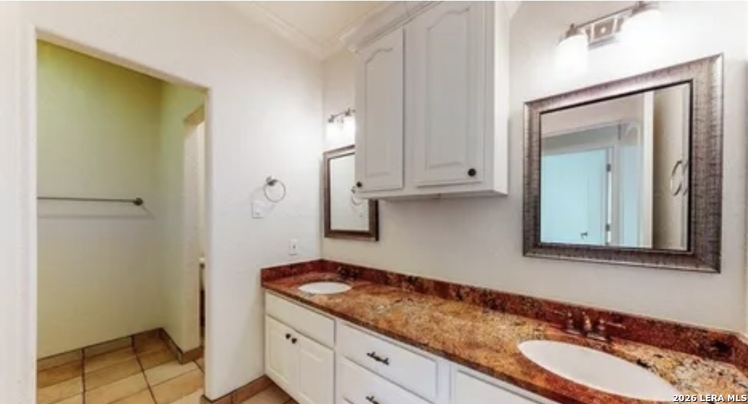 688 Private Road 7822 Natalia TX 78059