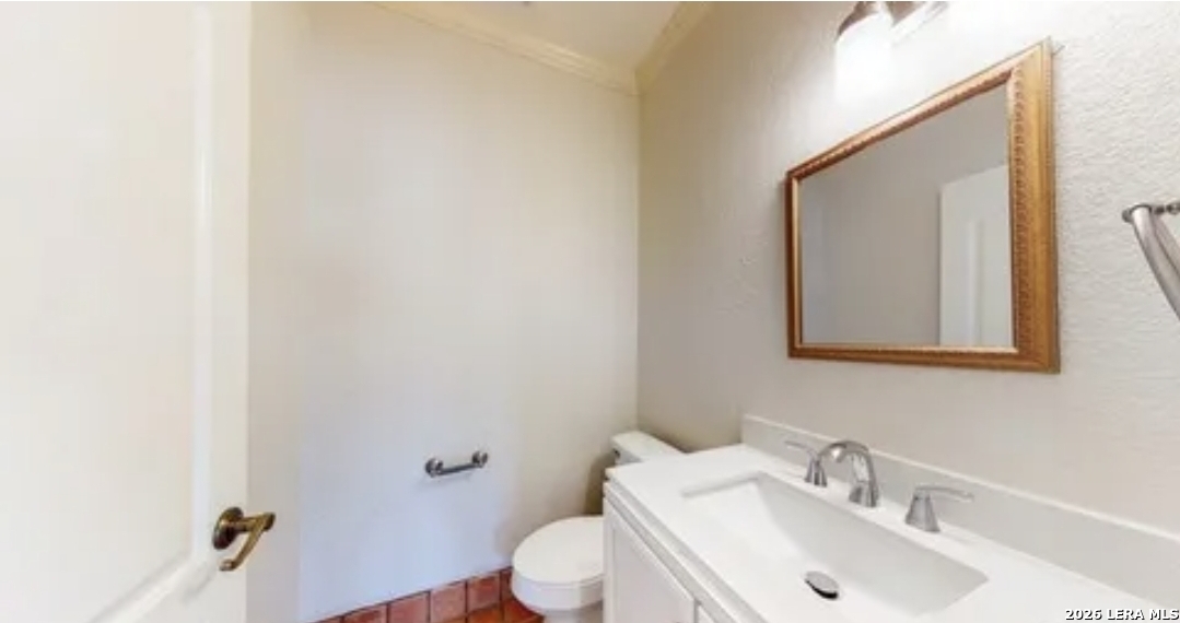 688 Private Road 7822 Natalia TX 78059
