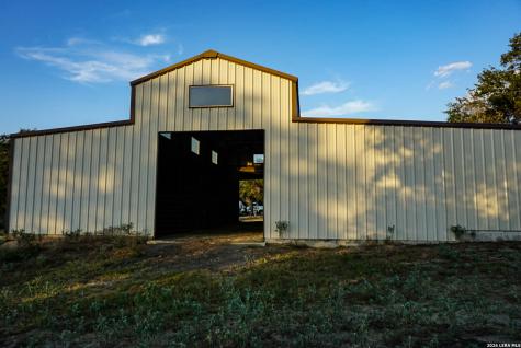 688 Private Road 7822 Natalia TX 78059