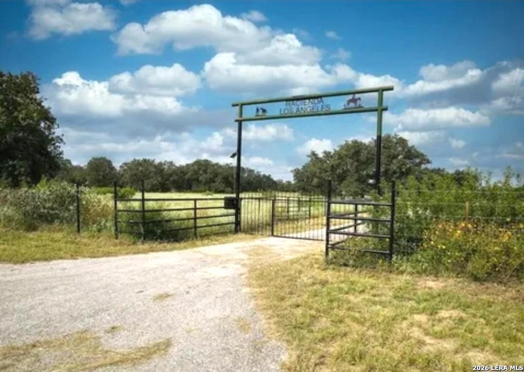 688 Private Road 7822 Natalia TX 78059