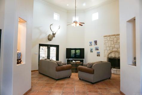 688 Private Road 7822 Natalia TX 78059
