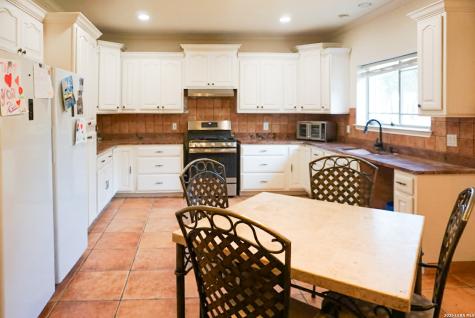 688 Private Road 7822 Natalia TX 78059